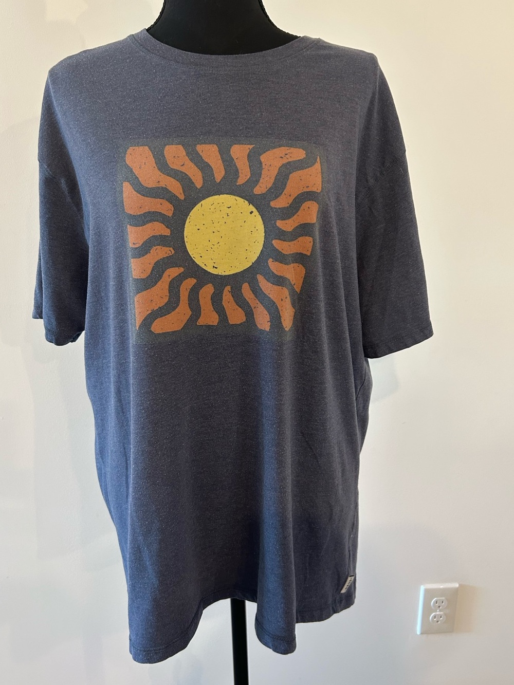 ROWM Men’s XL Heather Blue Retro Sun Graphic T-Shirt